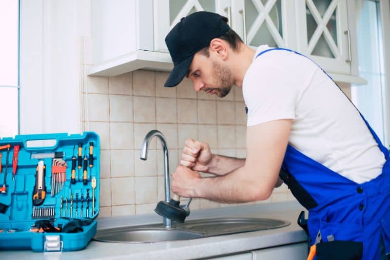 benefits of having a contractor that is known by a property management company